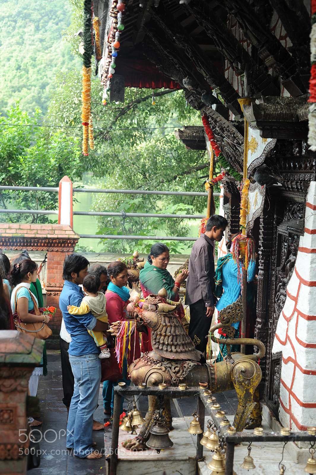 Nikon D700 sample photo. Devotees at the temple_2 photography