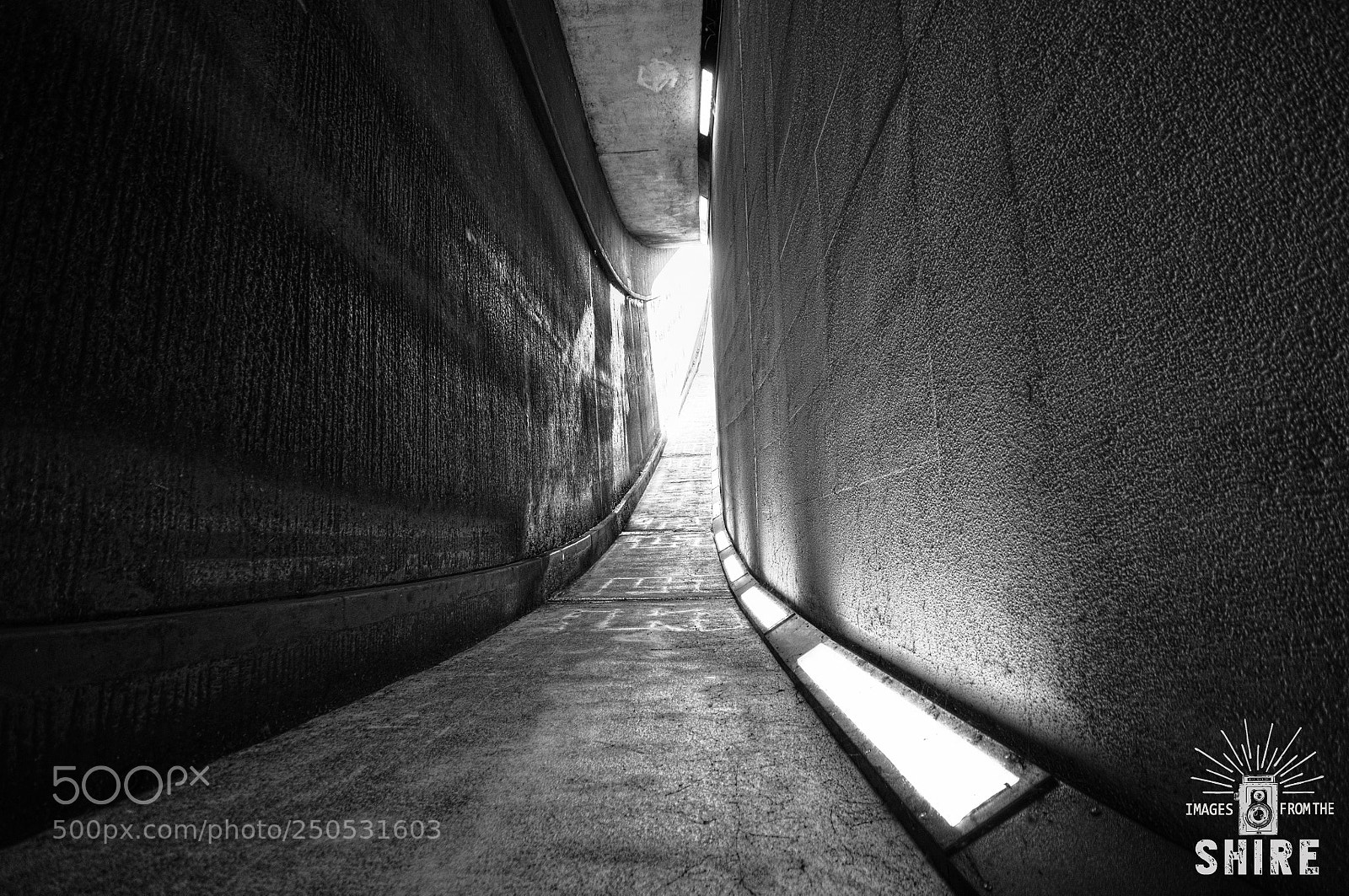 Nikon D300 sample photo. The tunnel photography