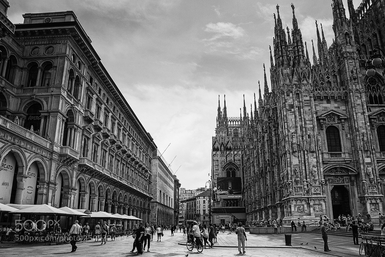 Canon EOS 300D (EOS Digital Rebel / EOS Kiss Digital) sample photo. Milano photography