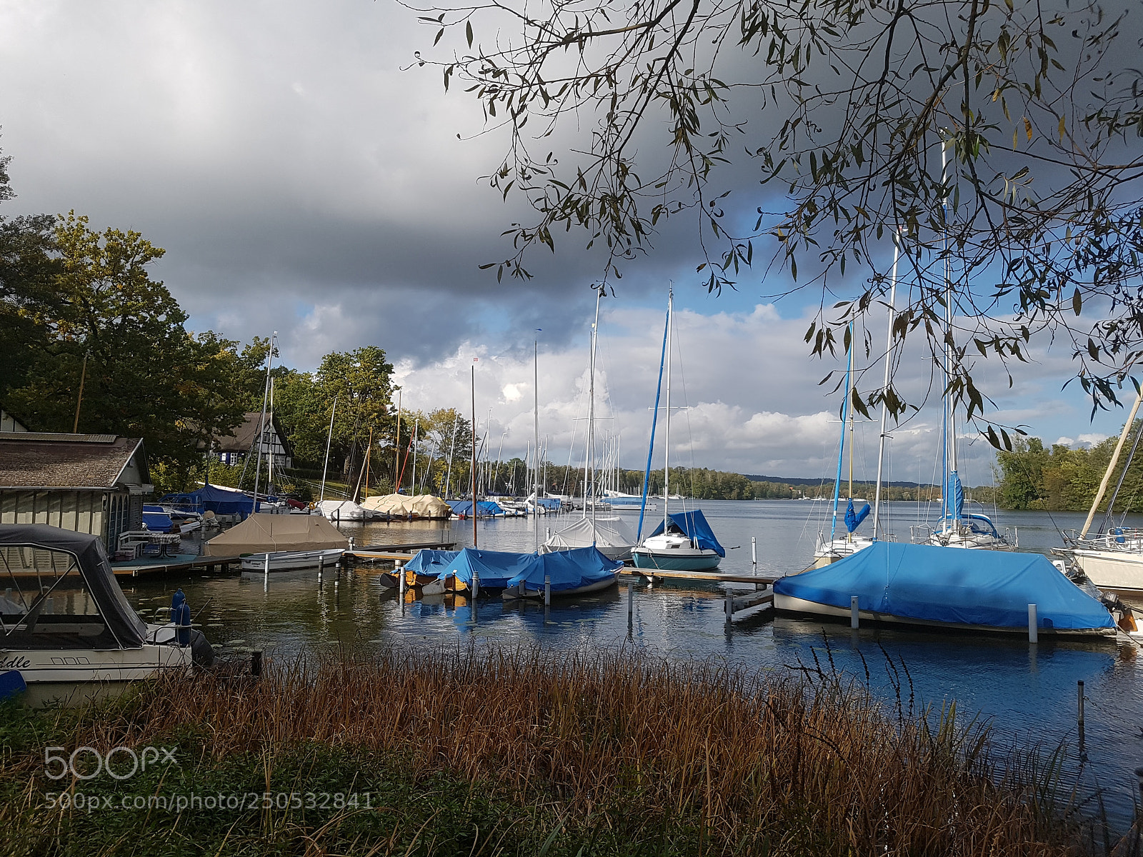 Samsung Galaxy S7 sample photo. Clouds and boats photography