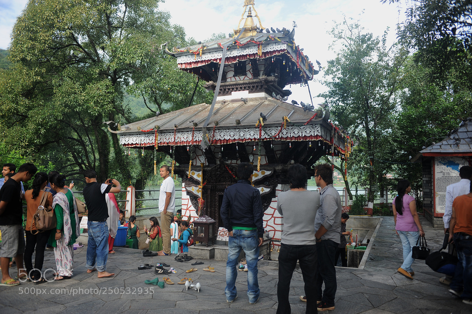Nikon D700 sample photo. Devotees at the temple_2 photography