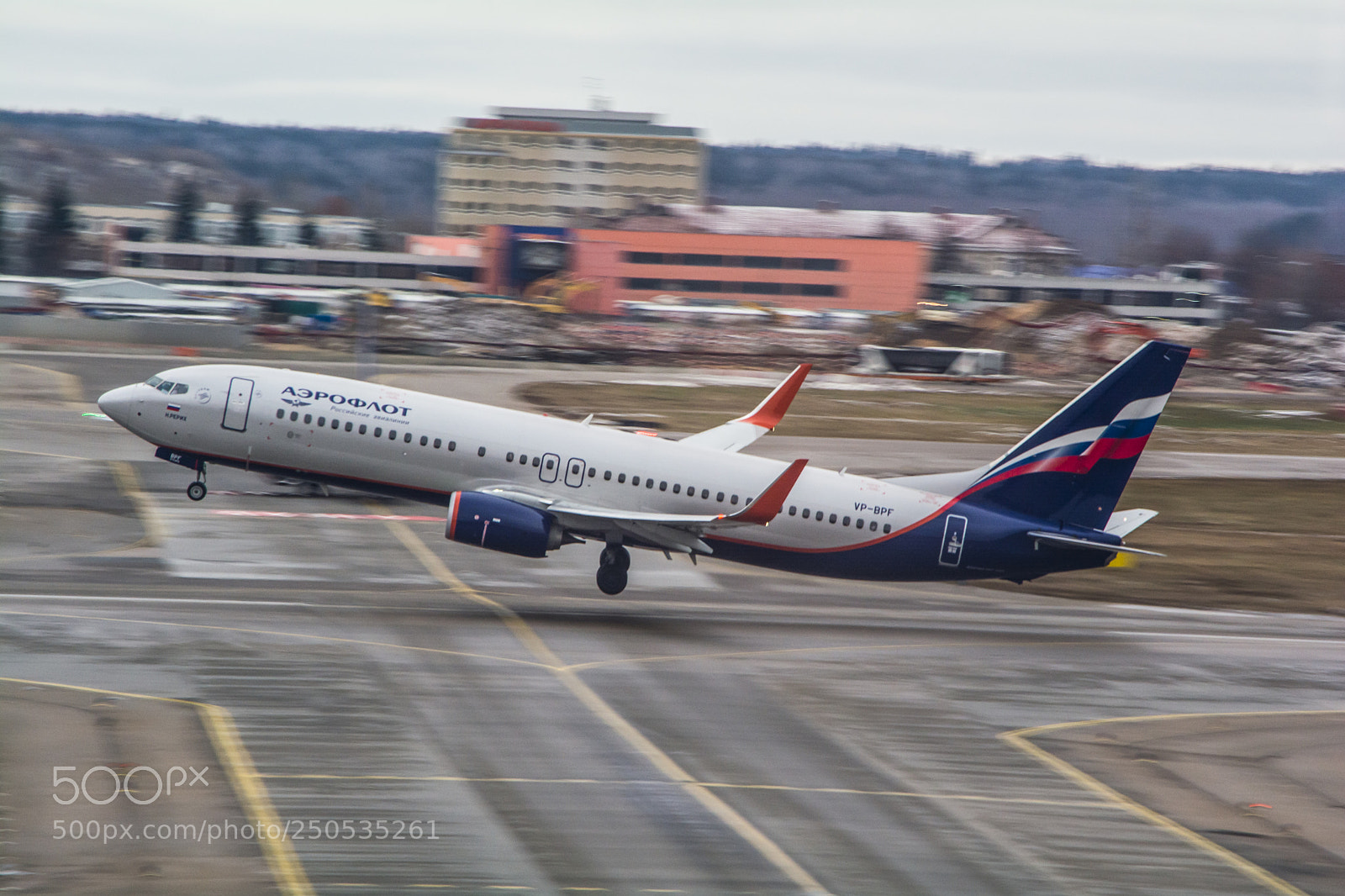 Nikon D5200 sample photo. Boeing 737 takeoff photography