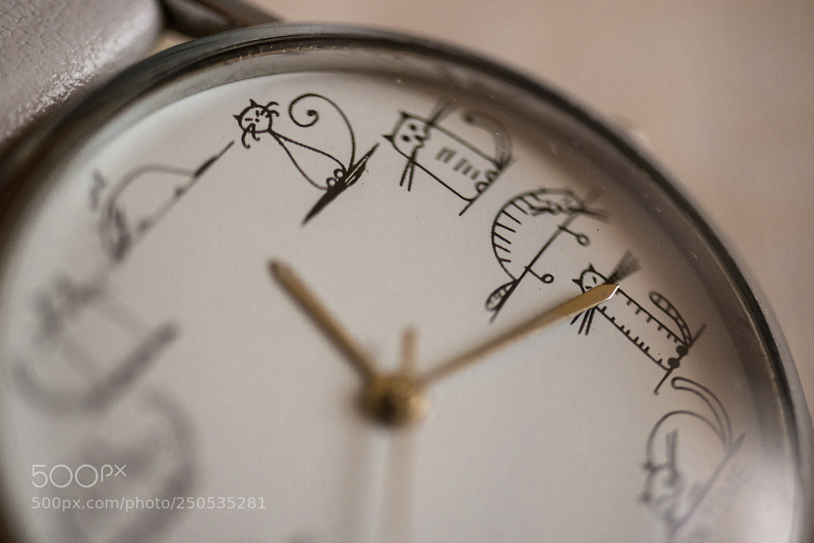 Canon EOS 1200D (EOS Rebel T5 / EOS Kiss X70 / EOS Hi) sample photo. What's the time? photography