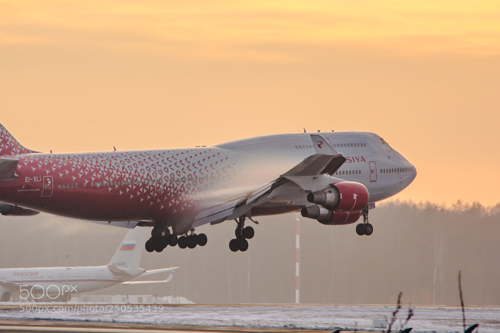 Nikon D5200 sample photo. Boeing 747 landing photography