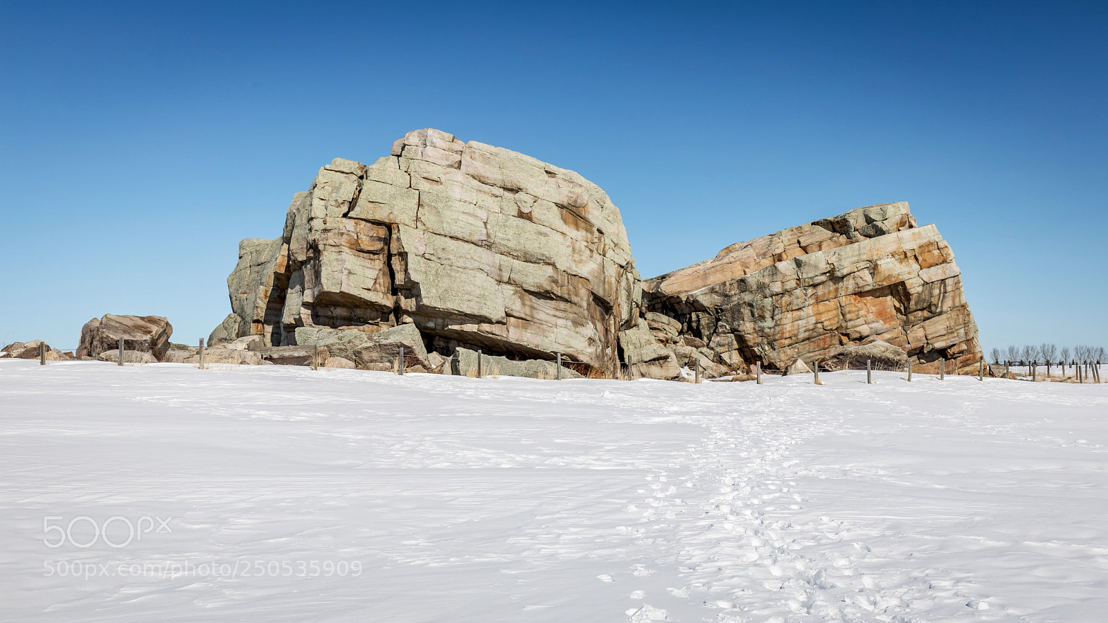 Canon EOS 5D Mark IV sample photo. Leftovers from an ice photography
