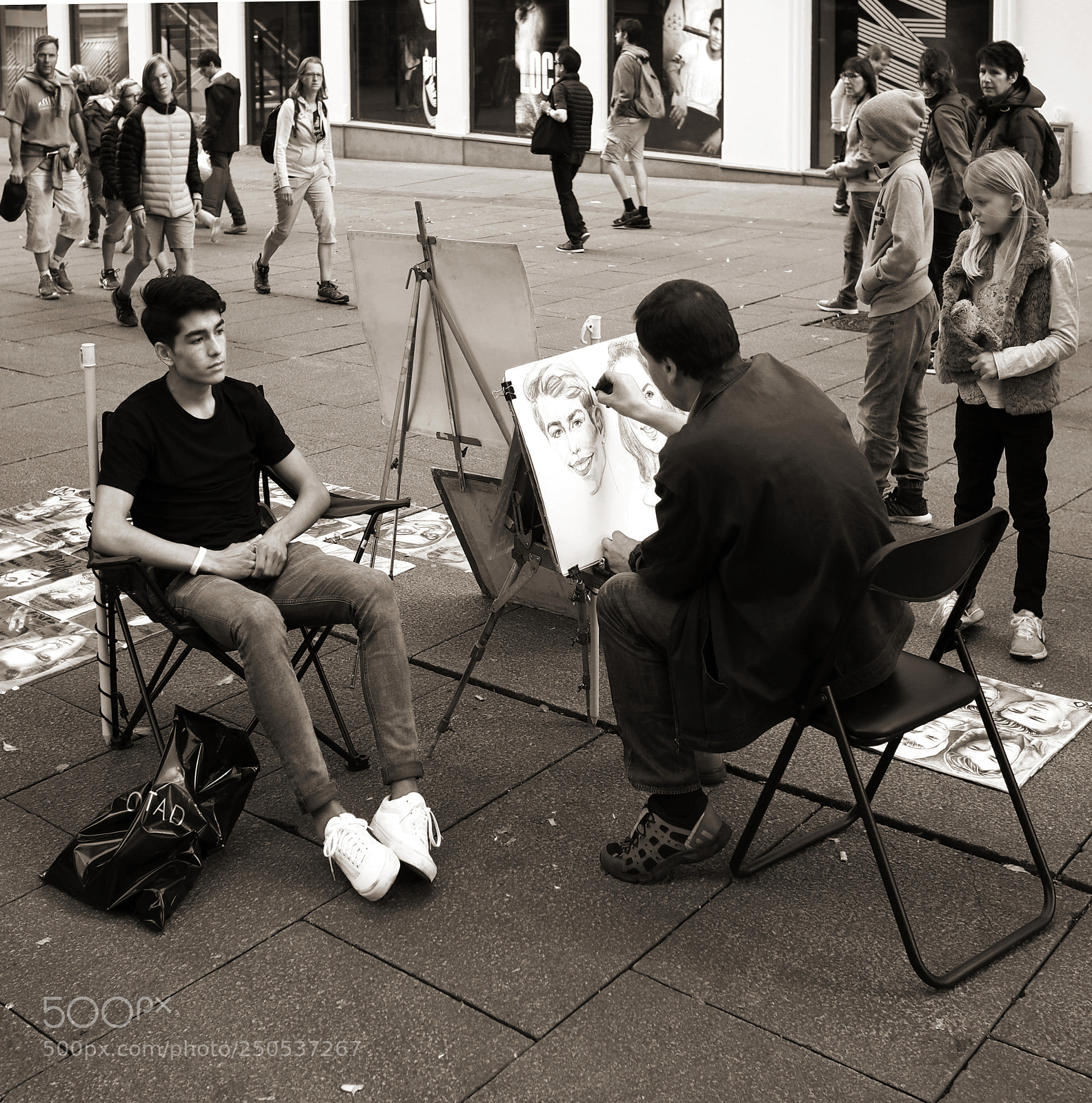 Olympus OM-D E-M10 II sample photo. Onlookers photography