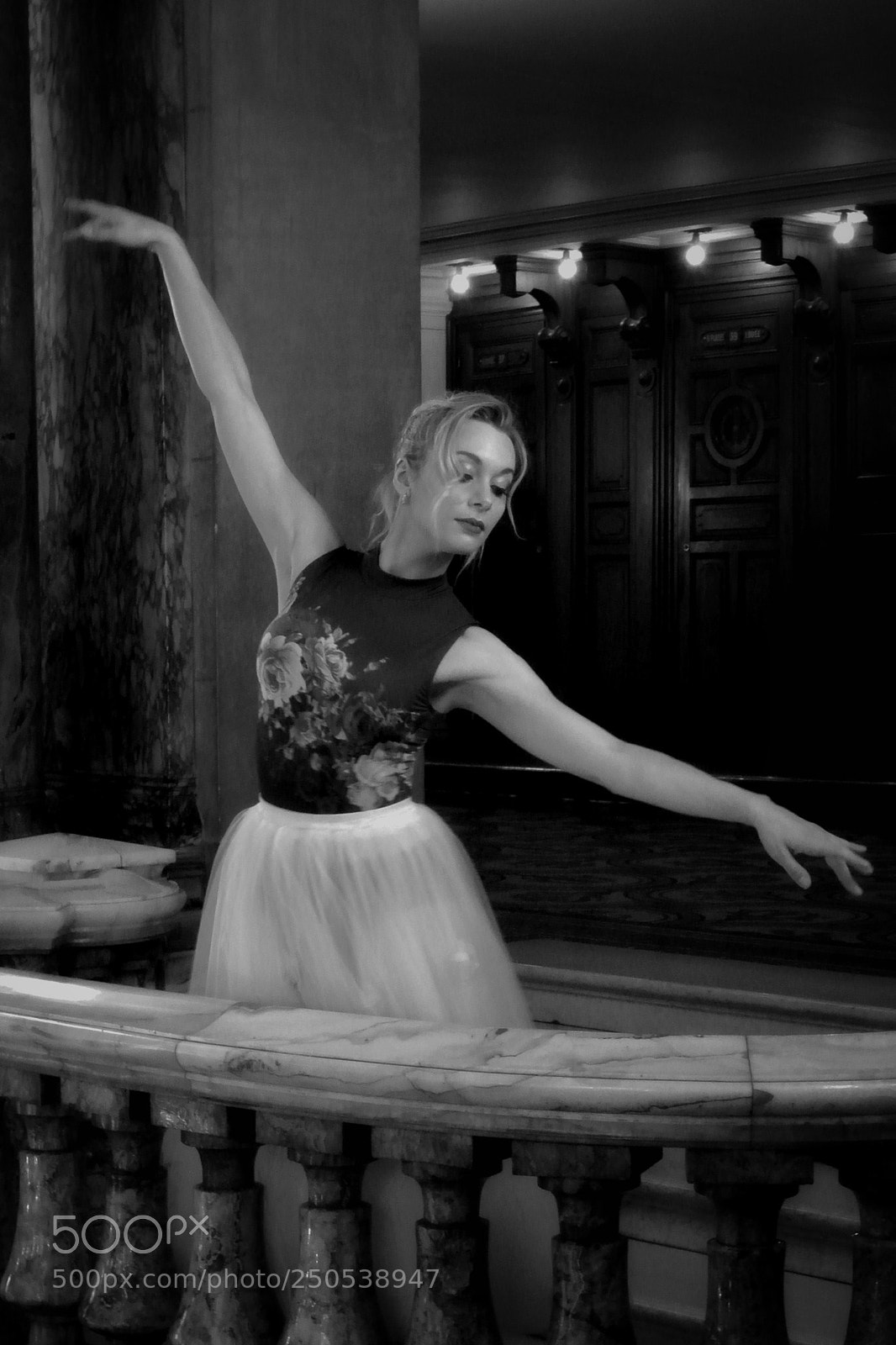 Nikon 1 V1 sample photo. A dancer photography