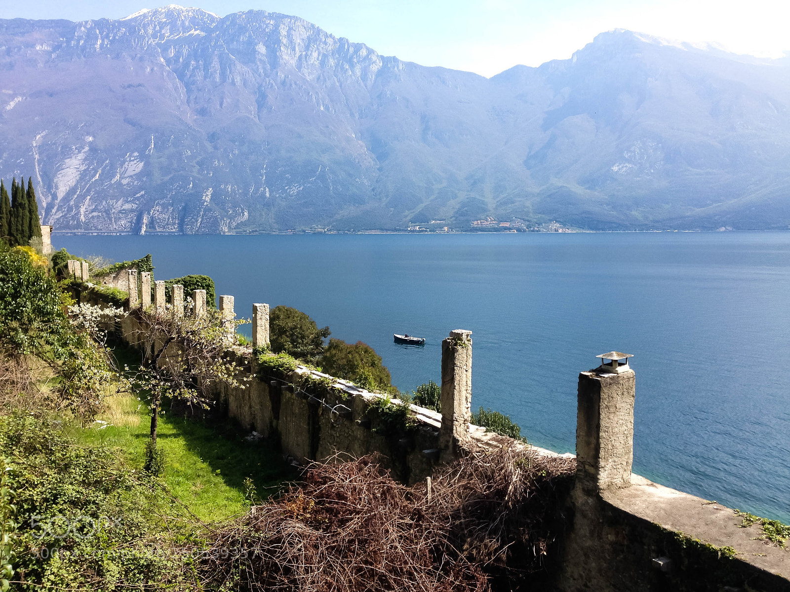 Apple iPhone 5 sample photo. Lake garda photography