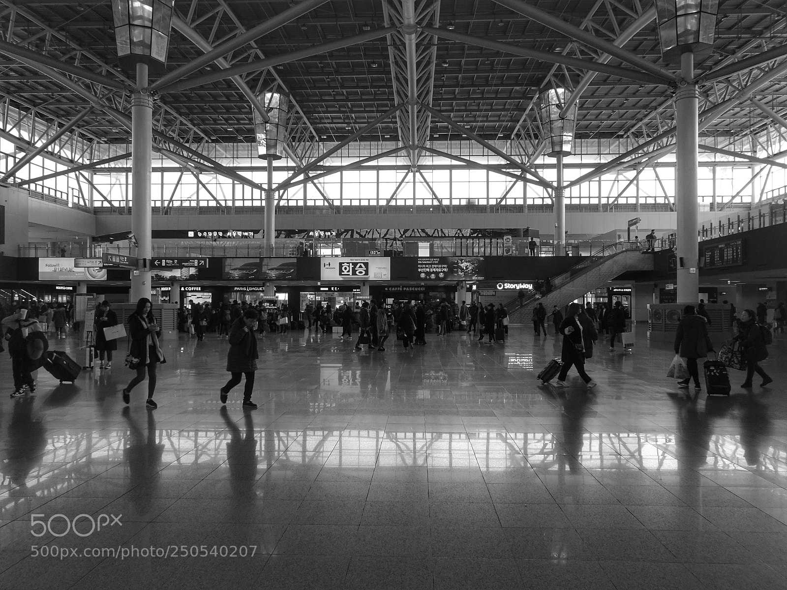 Sony Cyber-shot DSC-HX90V sample photo. Black and white photography