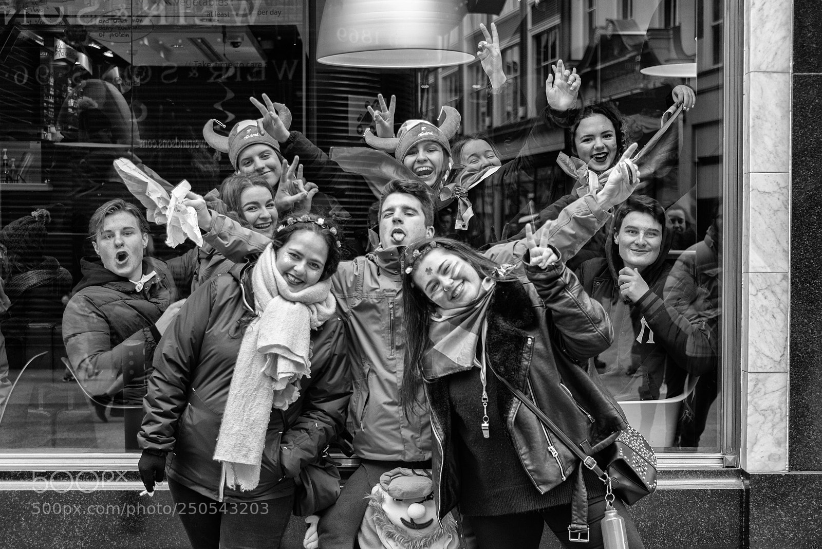 Nikon D610 sample photo. Outside mcdonald's on grafton photography