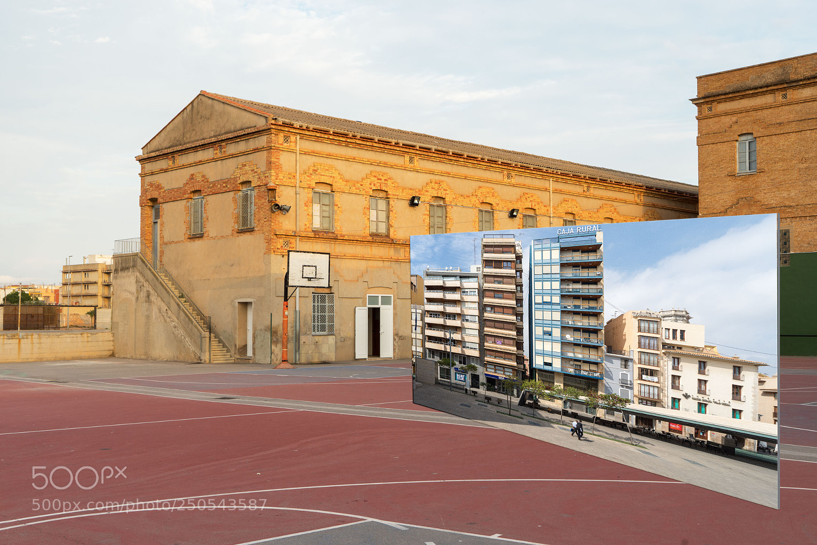 Sony a7R sample photo. Patio-plaza, mirar y ver #3 photography