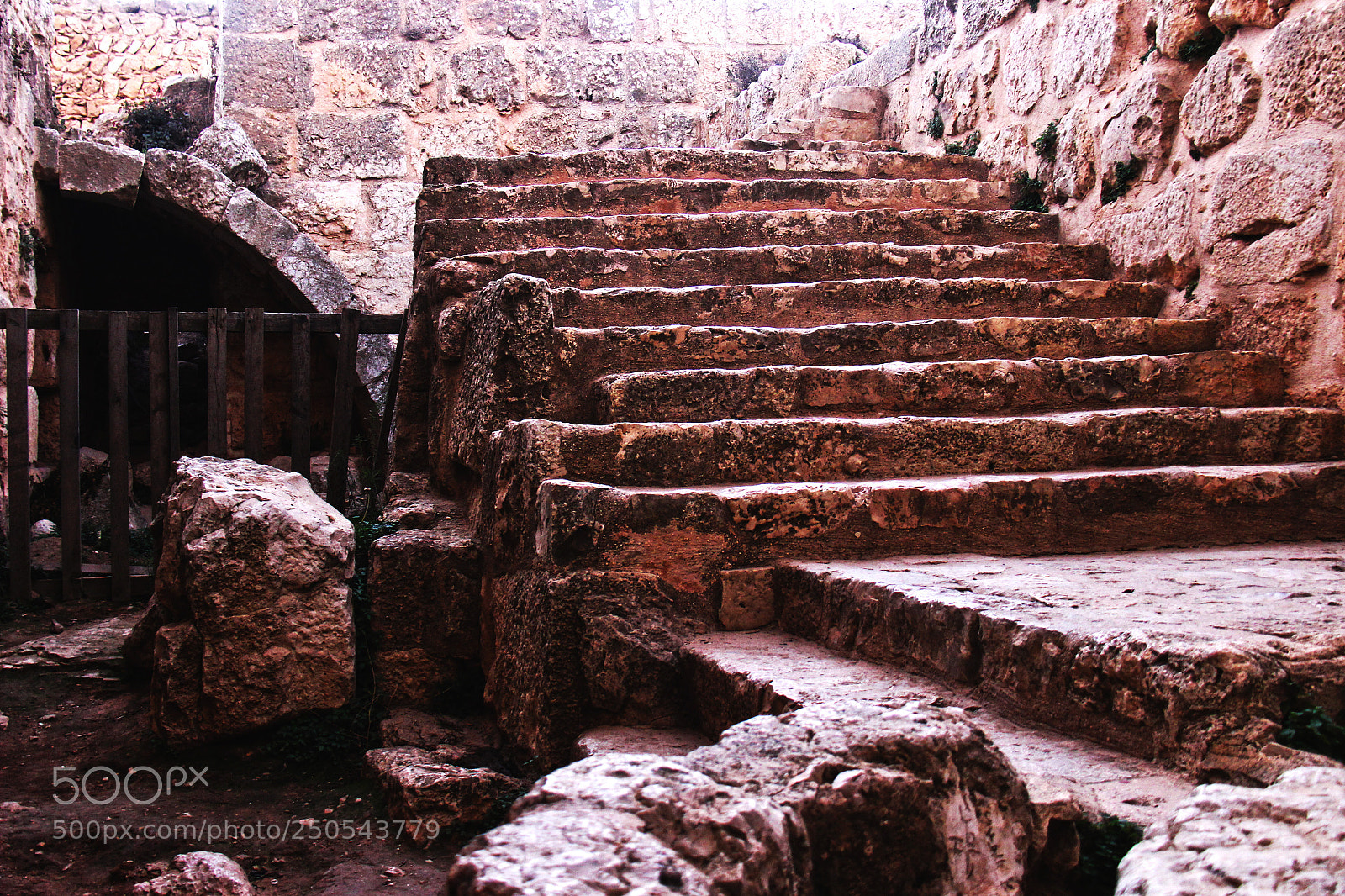 Canon EOS 600D (Rebel EOS T3i / EOS Kiss X5) sample photo. Ancient steps photography
