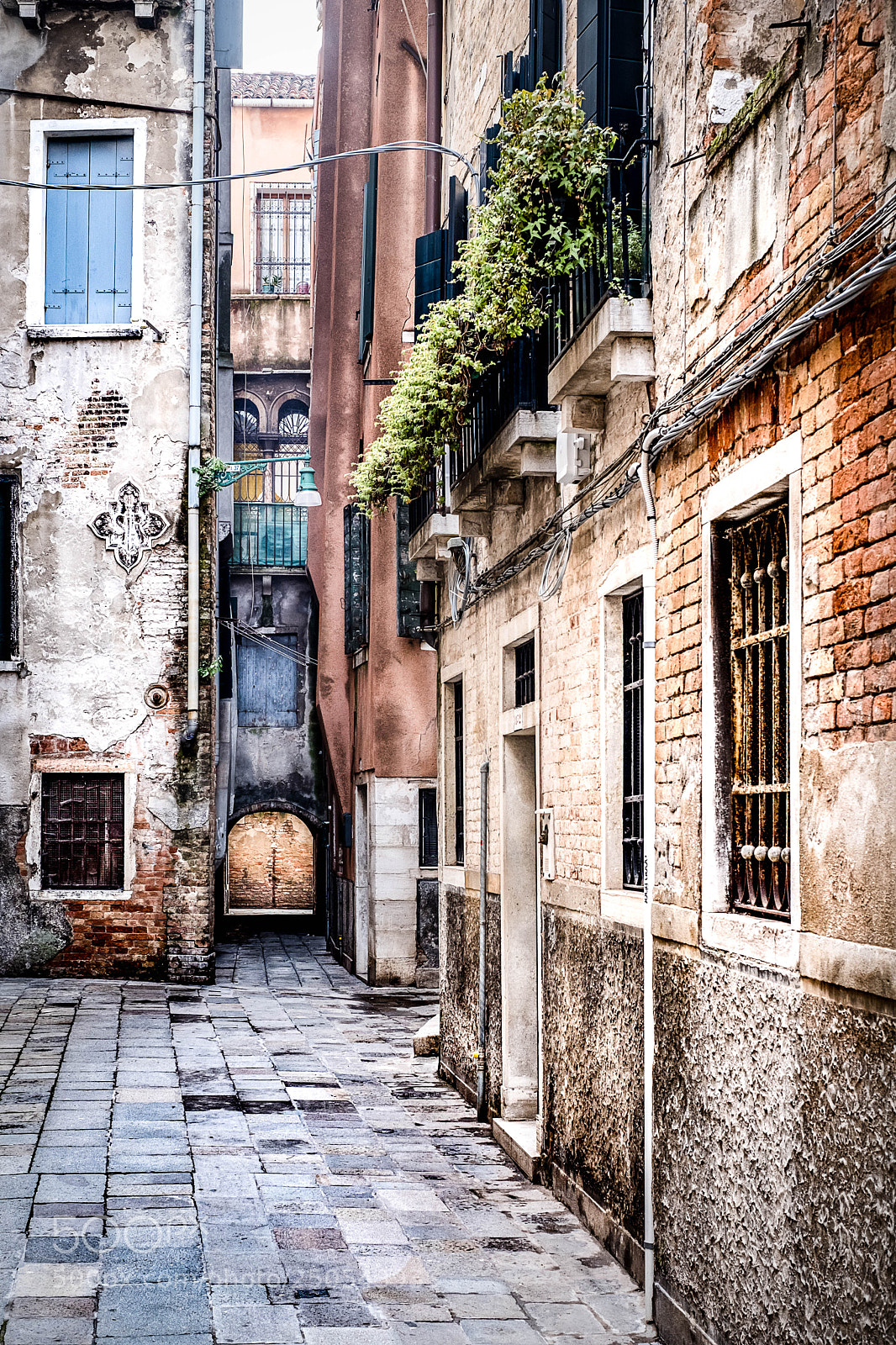 Fujifilm X-Pro2 sample photo. Venise, le long des photography