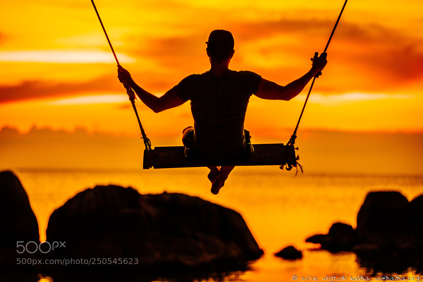 Canon EOS 5D Mark IV sample photo. Swinging into the sunset photography
