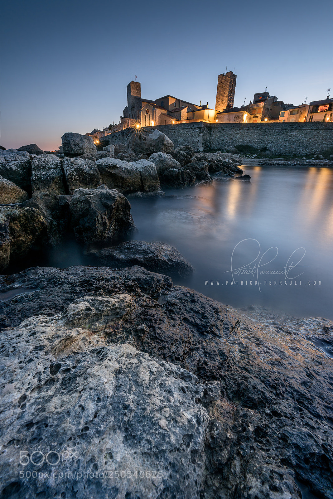 Nikon D810 sample photo. French riviera twin photography