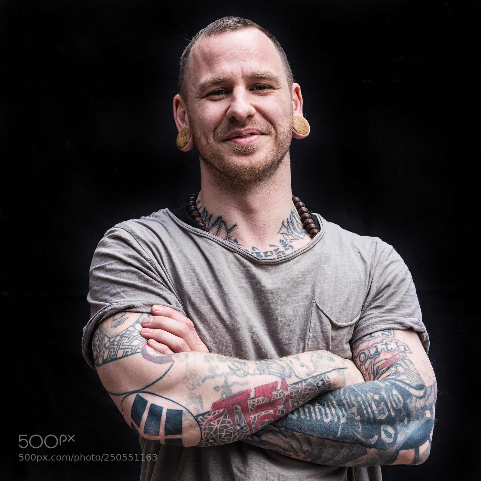 Nikon D810 sample photo. Street portrait - tattoo photography