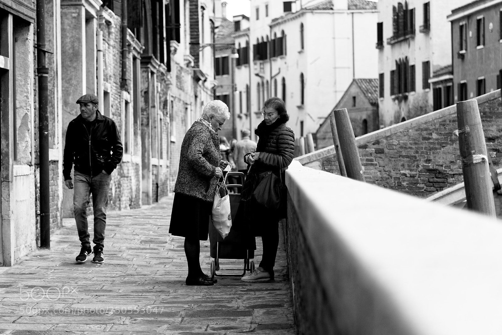 Canon EOS 6D + Canon EF 24-105mm F4L IS USM sample photo. Living in venice photography