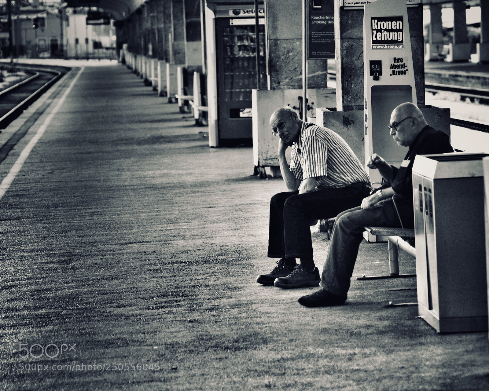 Sony SLT-A58 sample photo. Wien.vienna.waiting zones... photography