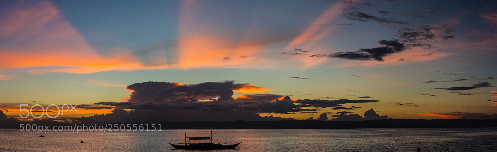 Canon EOS 550D (EOS Rebel T2i / EOS Kiss X4) sample photo. Sunset in balicasag island photography