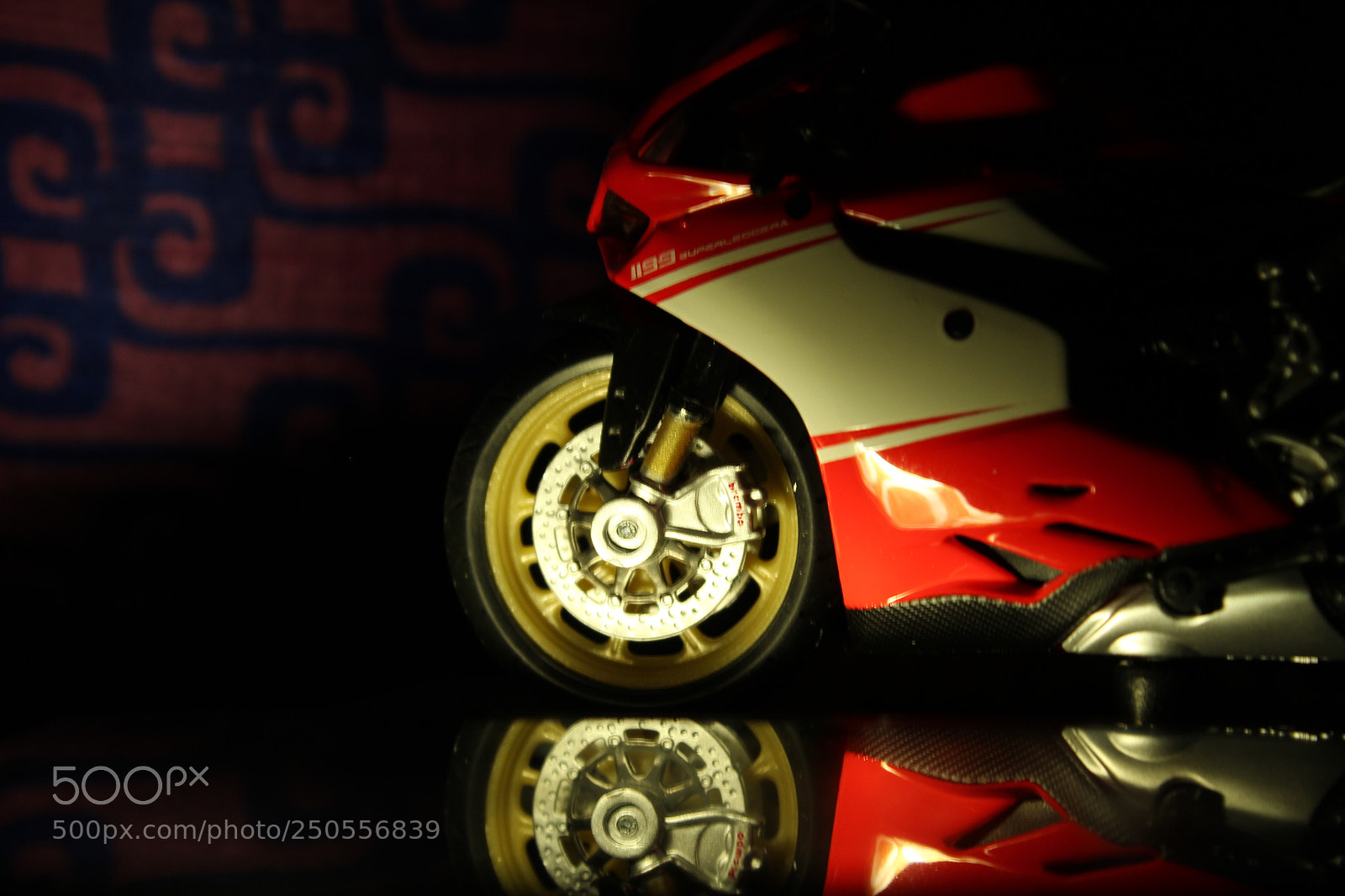Canon EOS 1300D (EOS Rebel T6 / EOS Kiss X80) sample photo. Ducati toy photo photography