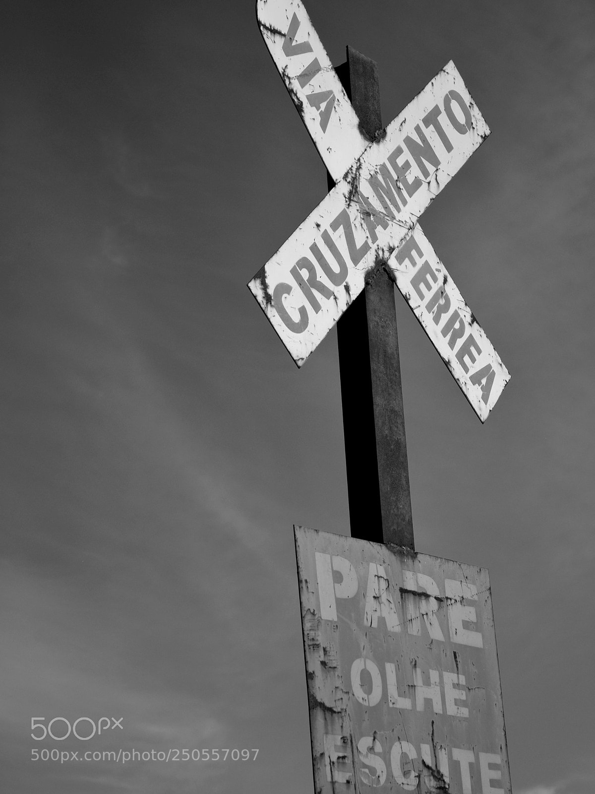 Nikon D200 sample photo. Pare. olhe. escute. photography