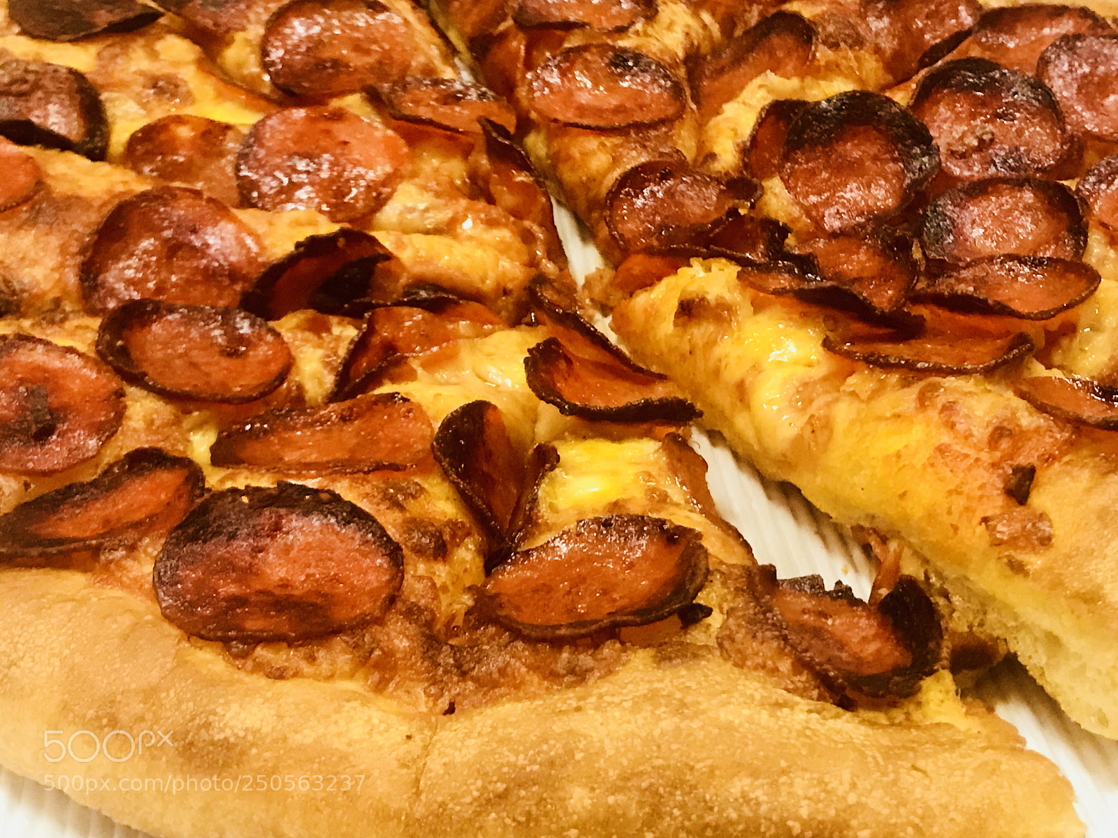 Apple iPhone 7 Plus sample photo. Pizza photography