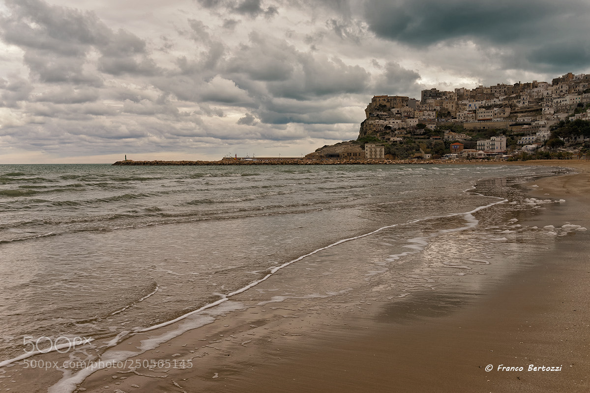 Nikon D610 sample photo. Peschici the beach photography