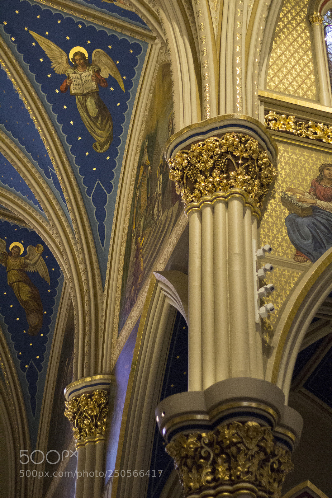 Canon EOS 1200D (EOS Rebel T5 / EOS Kiss X70 / EOS Hi) sample photo. Church support beam. photography