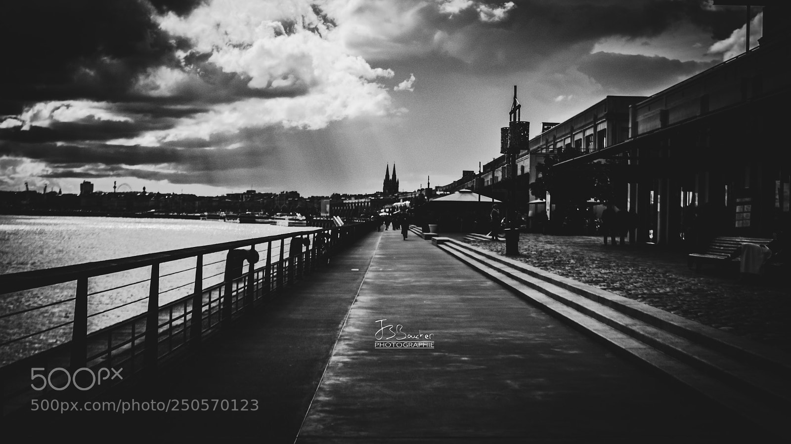 Sony Alpha DSLR-A200 sample photo. Les quais photography