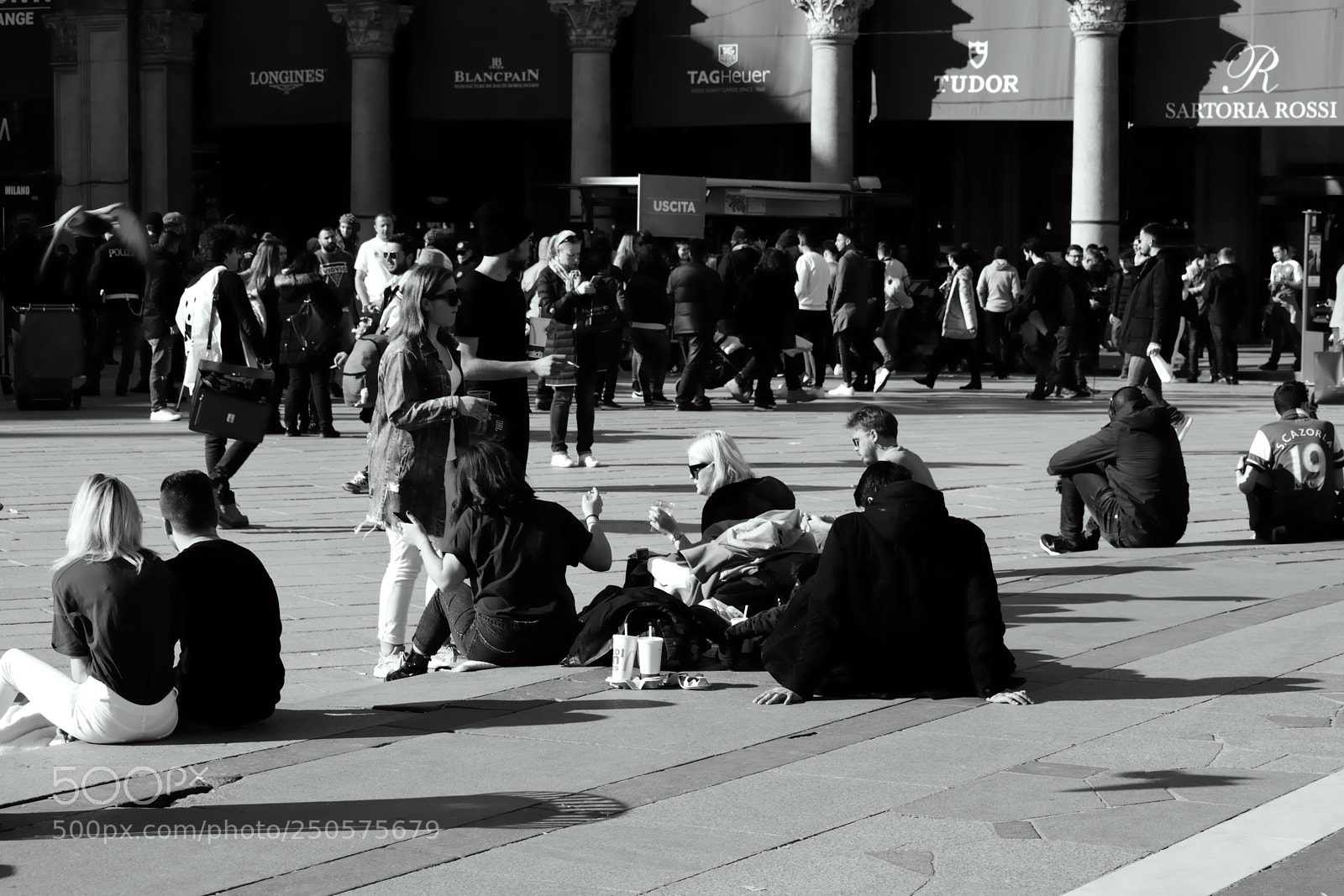 Nikon D3300 sample photo. Riposarsi al sole photography