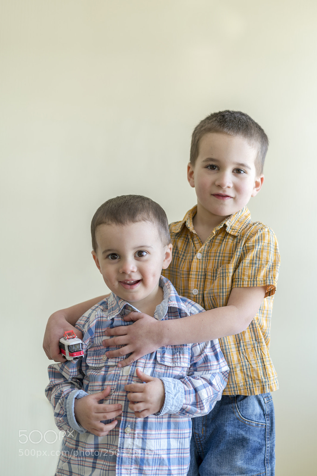 Sony a7R II sample photo. Two cheerful little boys photography