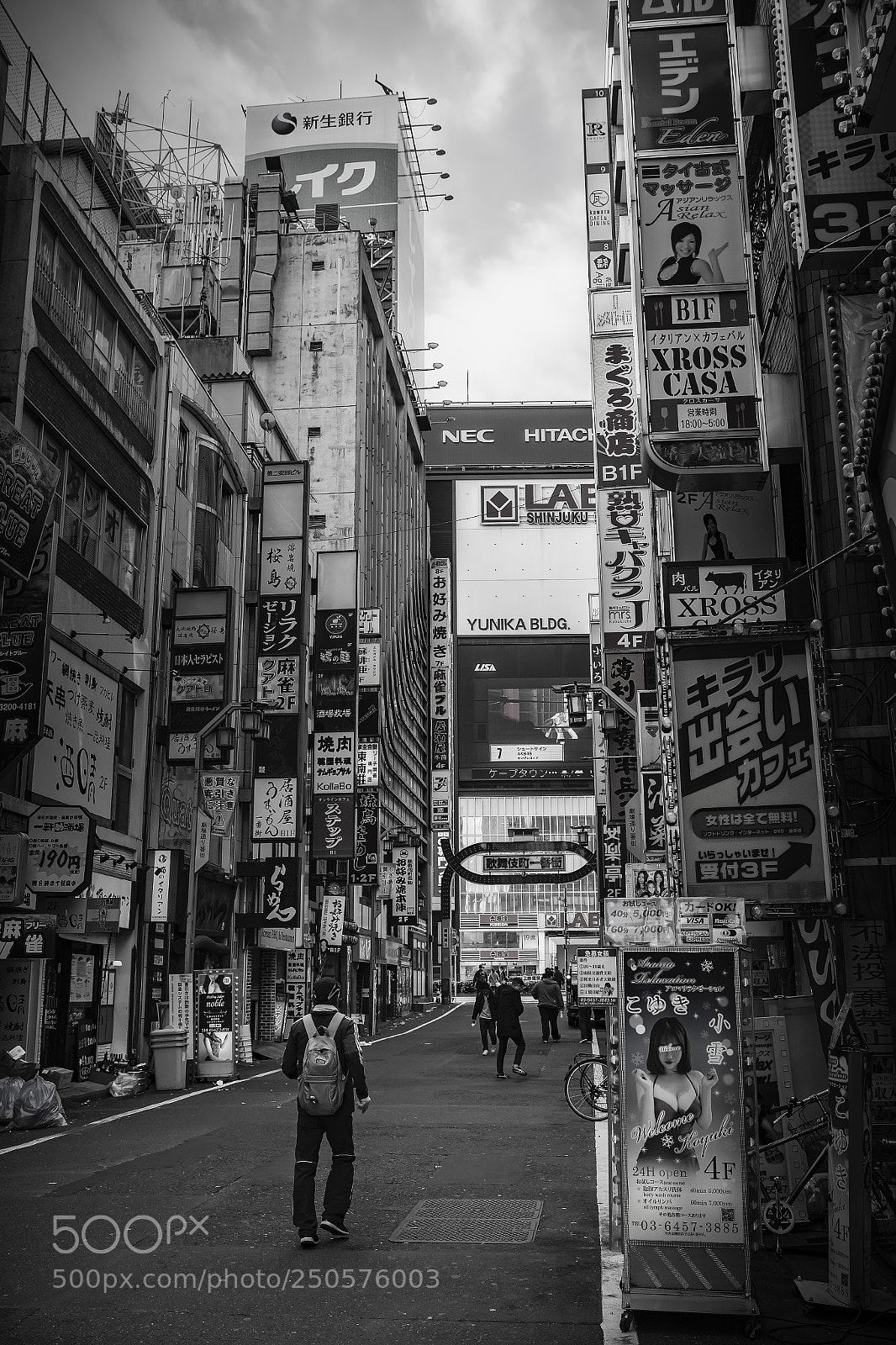 Canon EOS 7D Mark II sample photo. Tokyo red light photography