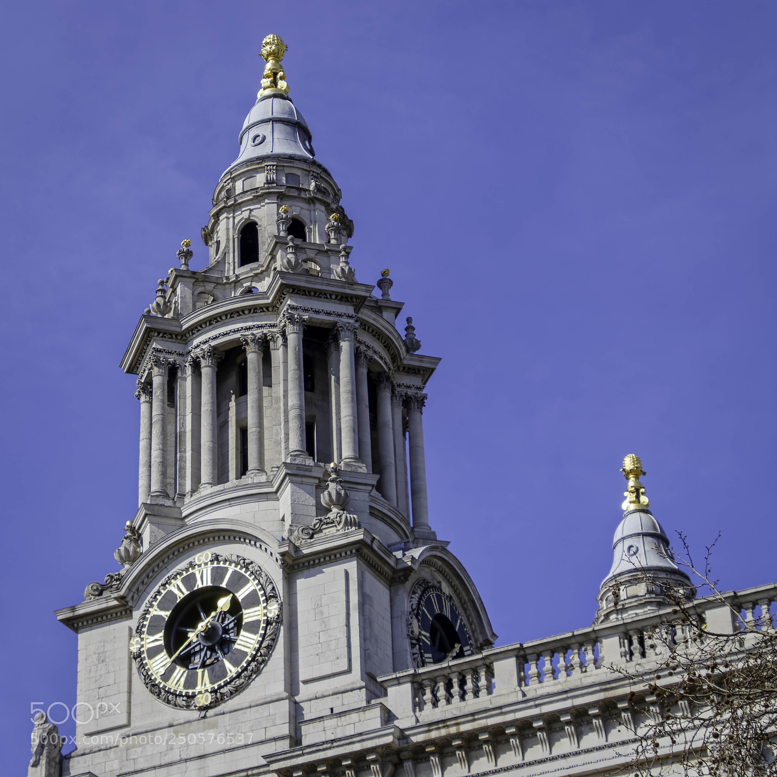 Canon EOS 77D (EOS 9000D / EOS 770D) sample photo. London uk - march photography