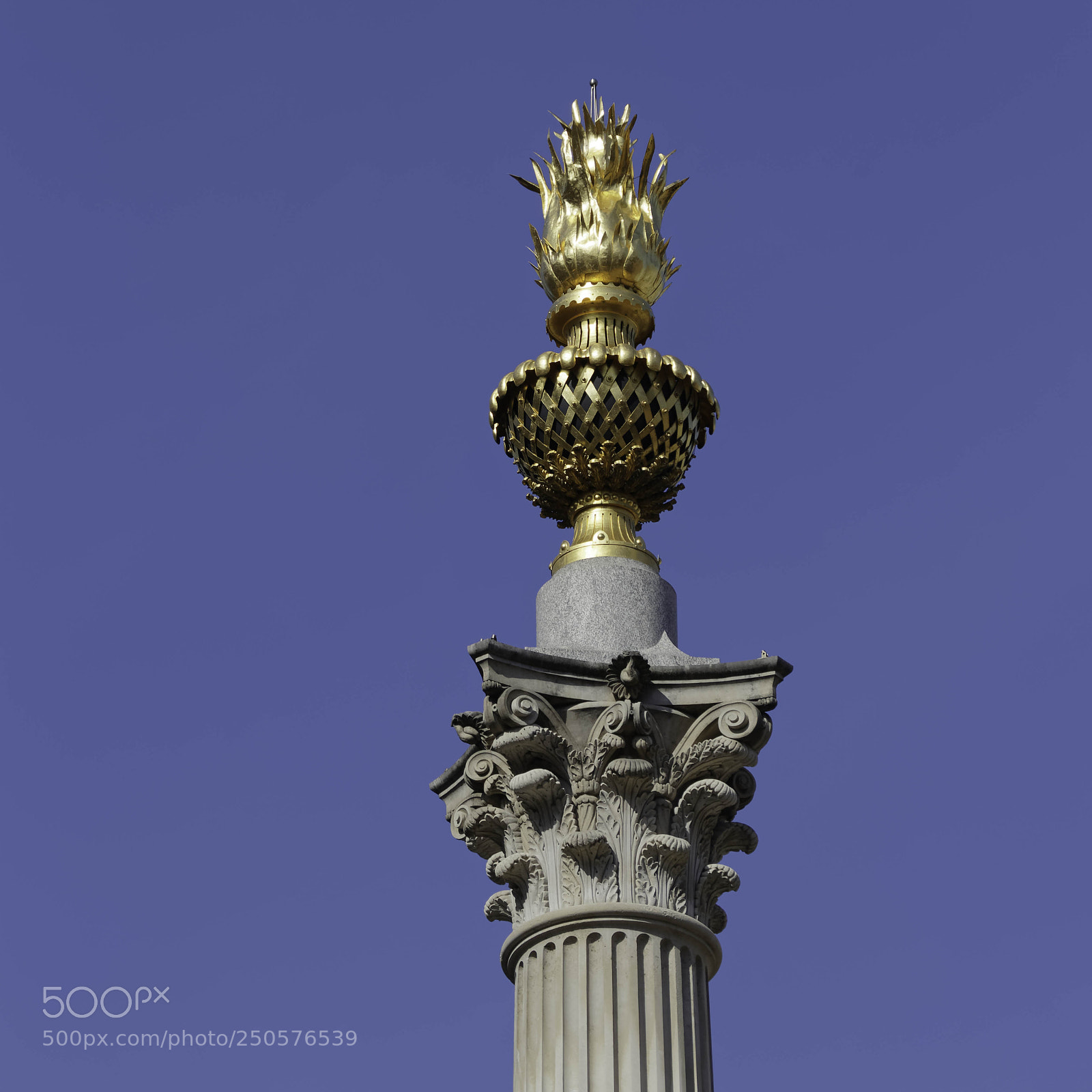 Canon EOS 77D (EOS 9000D / EOS 770D) sample photo. London uk - march photography
