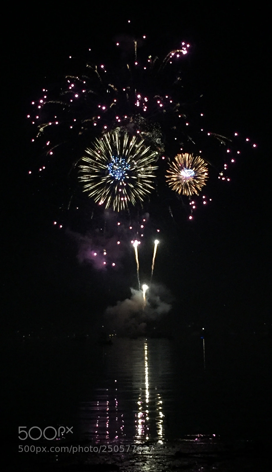 Apple iPhone 6 sample photo. Vashon fireworks photography