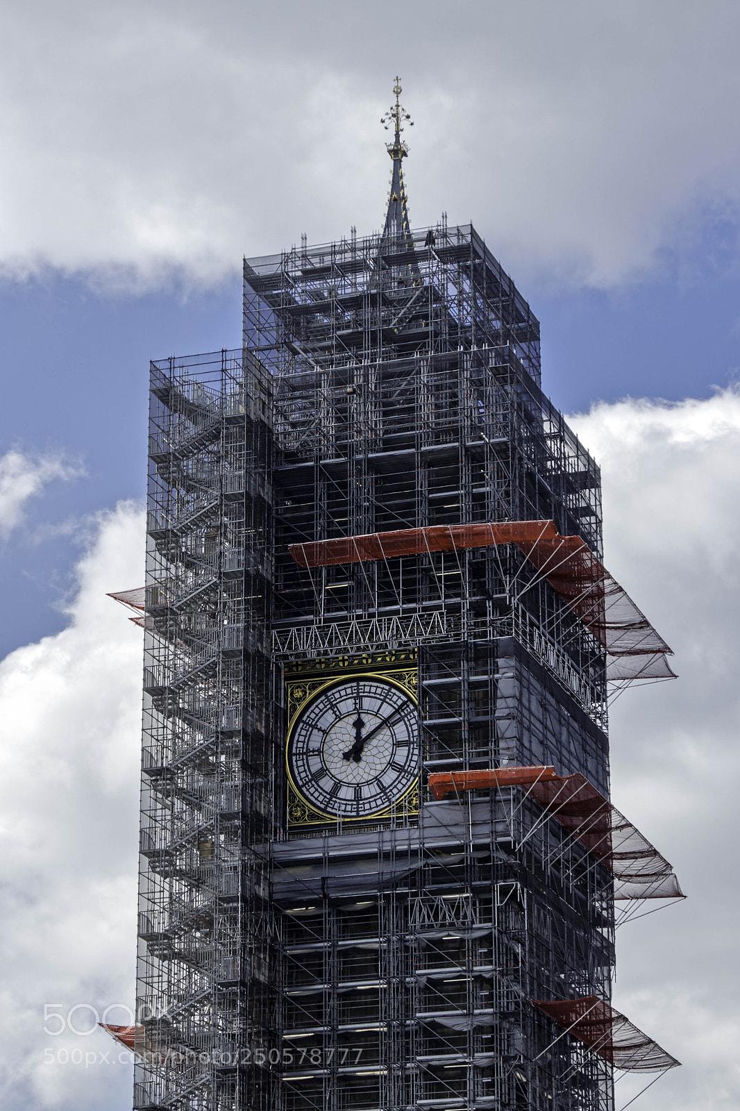 Canon EOS 77D (EOS 9000D / EOS 770D) sample photo. London uk - march photography
