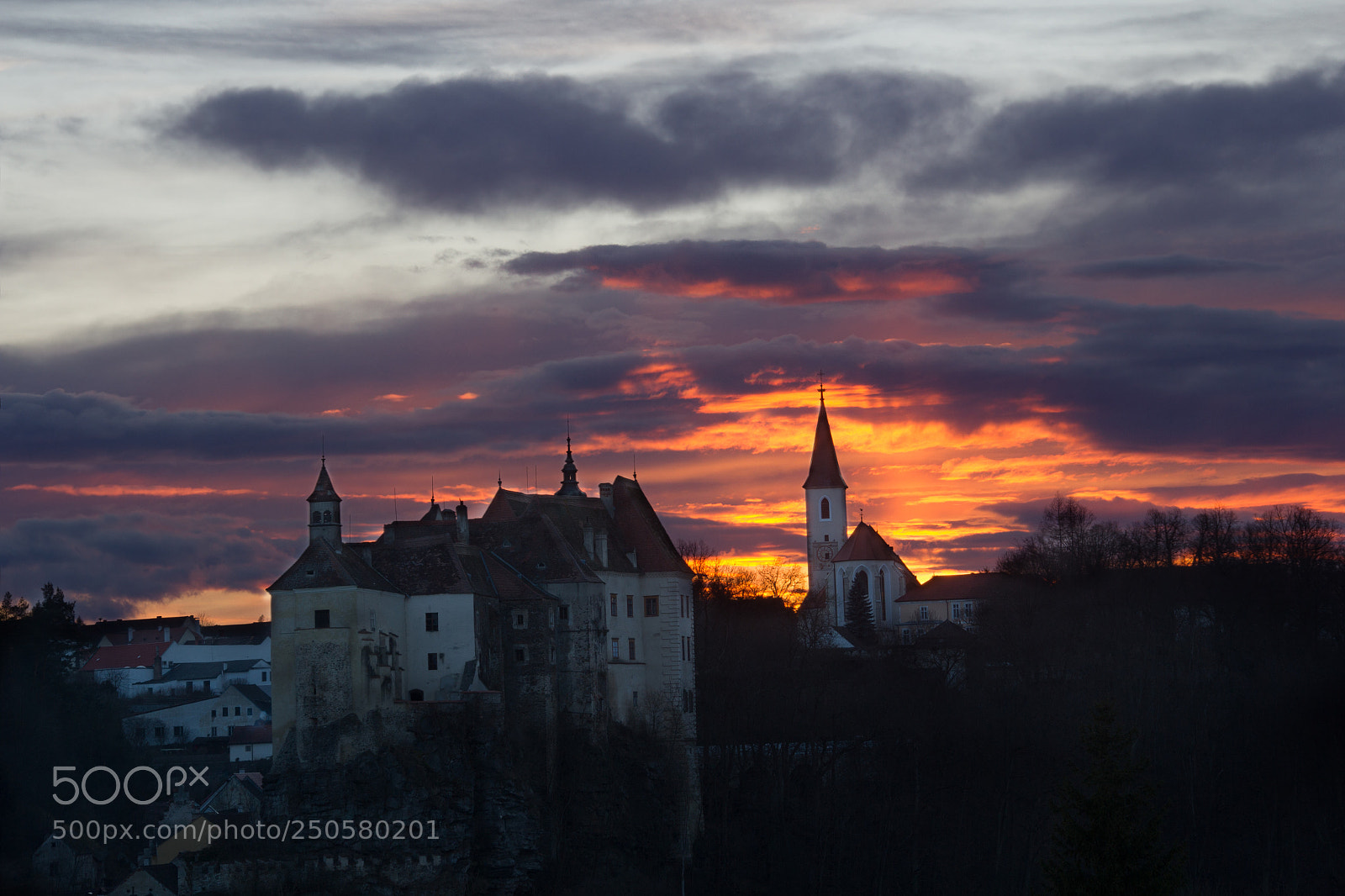 Canon EOS 550D (EOS Rebel T2i / EOS Kiss X4) sample photo. Raabs castle sunset photography