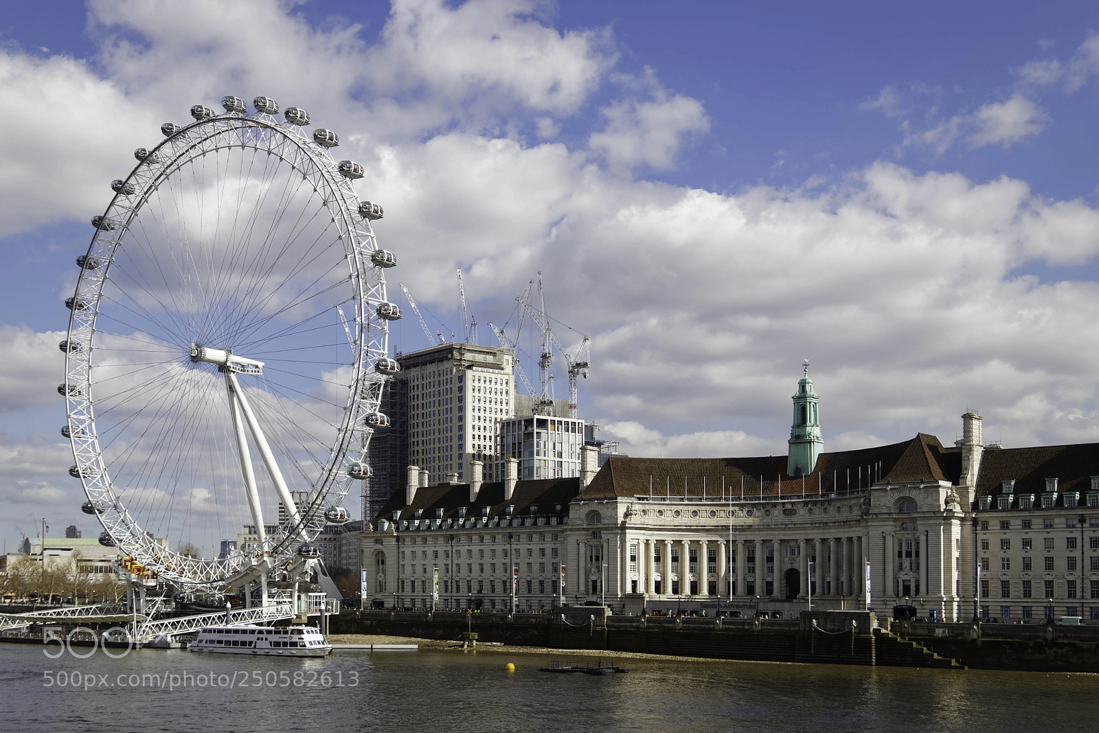 Canon EOS 77D (EOS 9000D / EOS 770D) sample photo. London uk - march photography