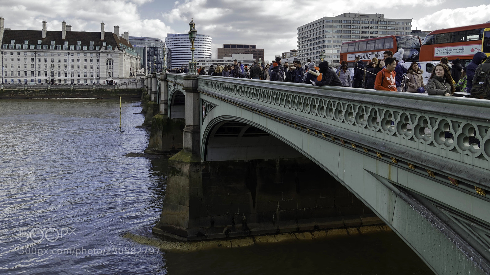 Canon EOS 77D (EOS 9000D / EOS 770D) sample photo. London uk - march photography