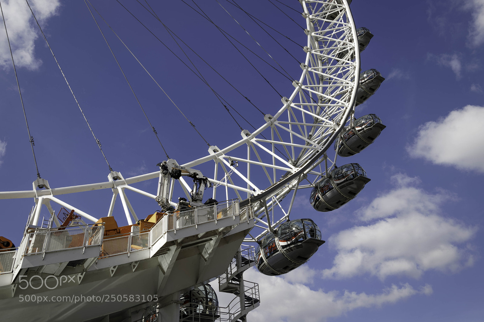 Canon EOS 77D (EOS 9000D / EOS 770D) sample photo. London uk - march photography