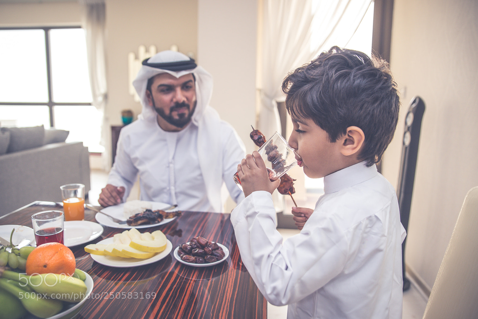 Nikon D610 sample photo. Arabic happy family lifestyle photography