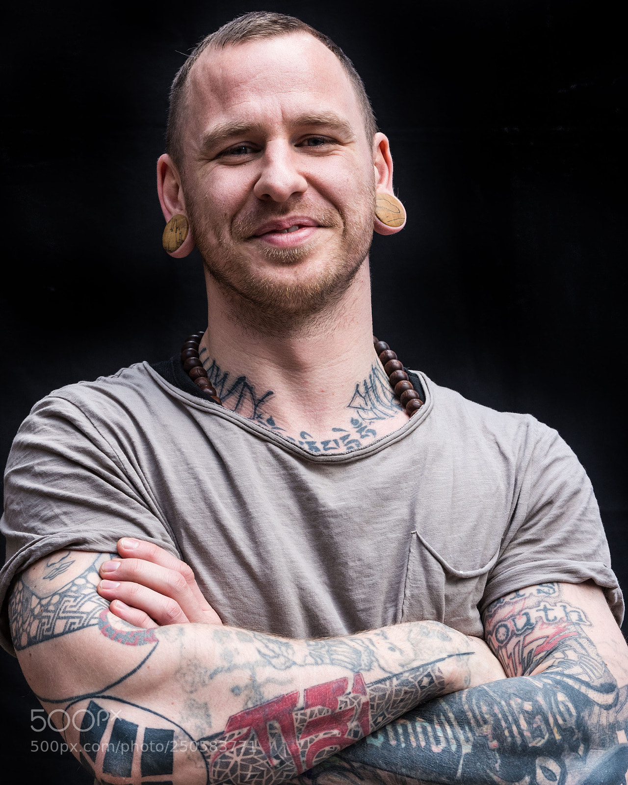 Nikon D810 sample photo. Street portrait - tattoo photography