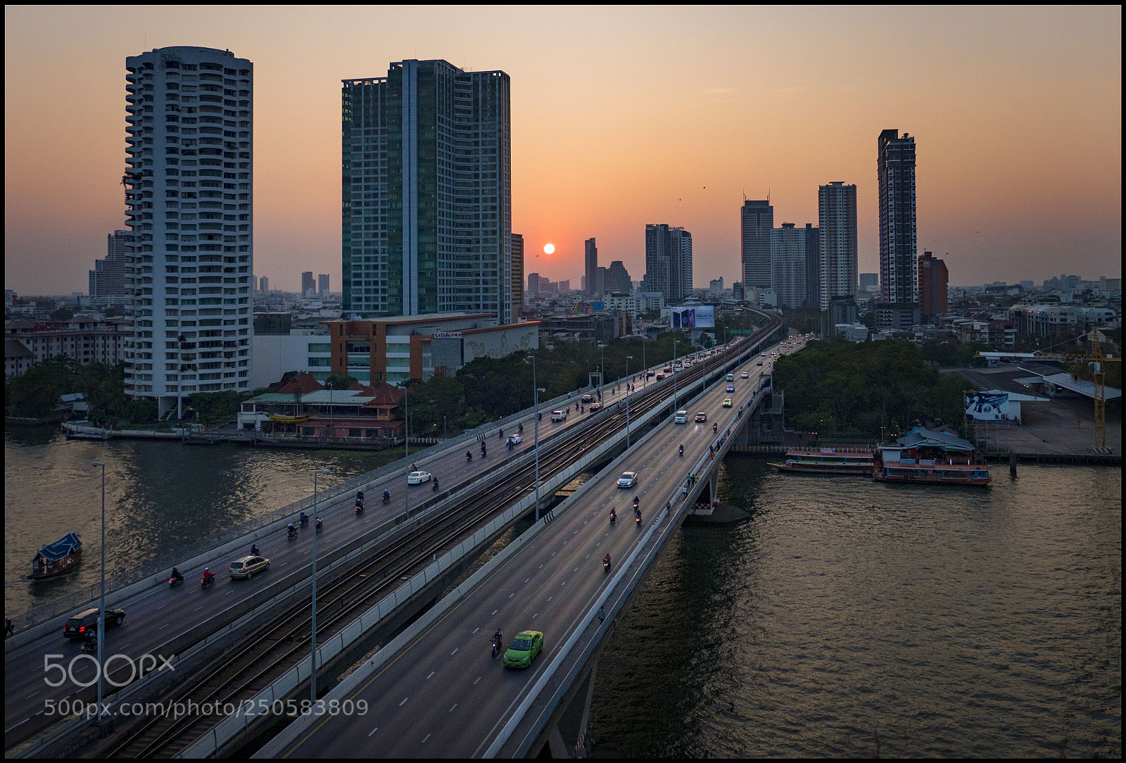 Leica V-Lux (Typ 114) sample photo. Sunset over chao phraya...... photography