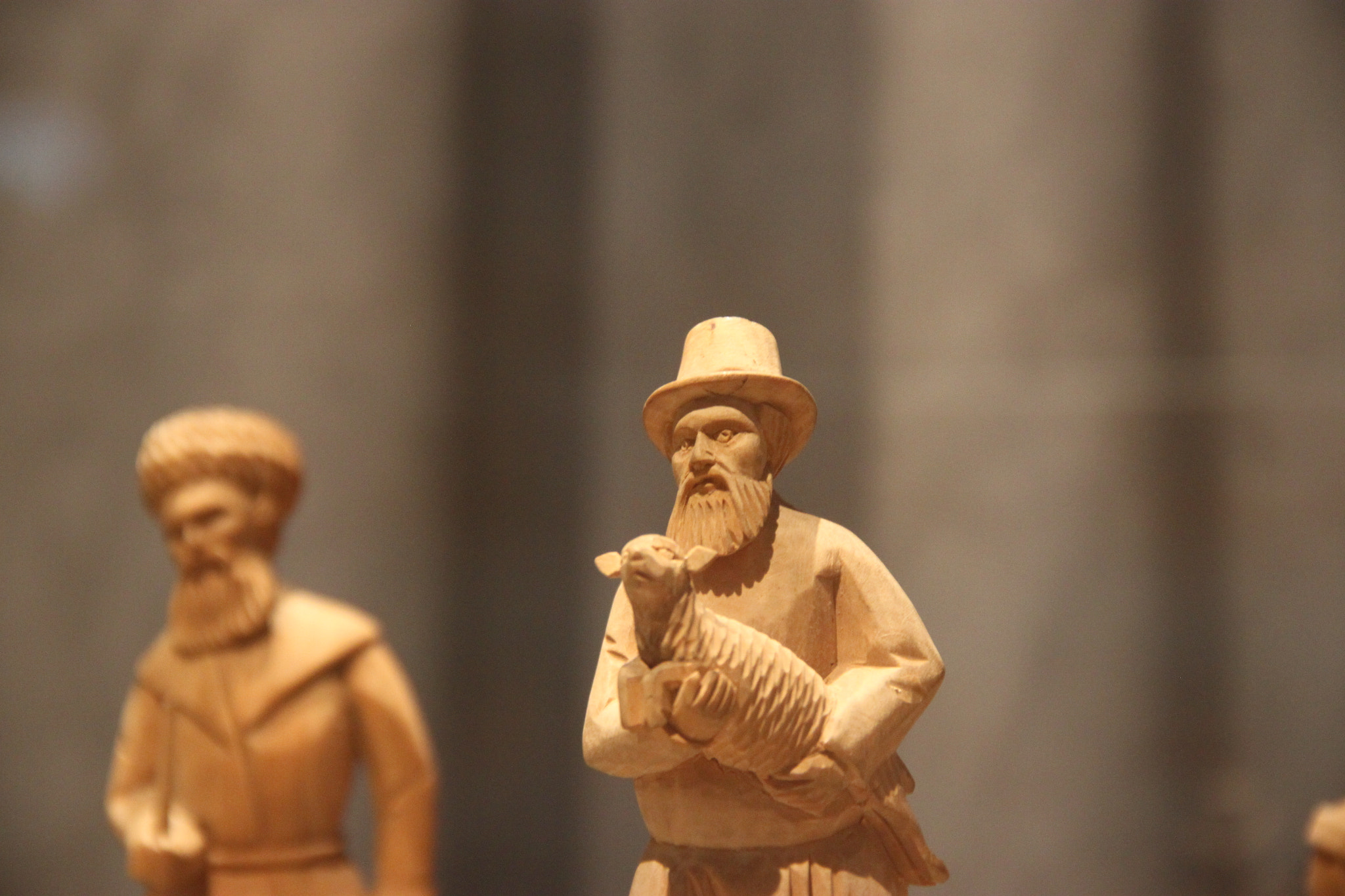 Canon EOS 500D (EOS Rebel T1i / EOS Kiss X3) sample photo. Wooden man with sheep photography