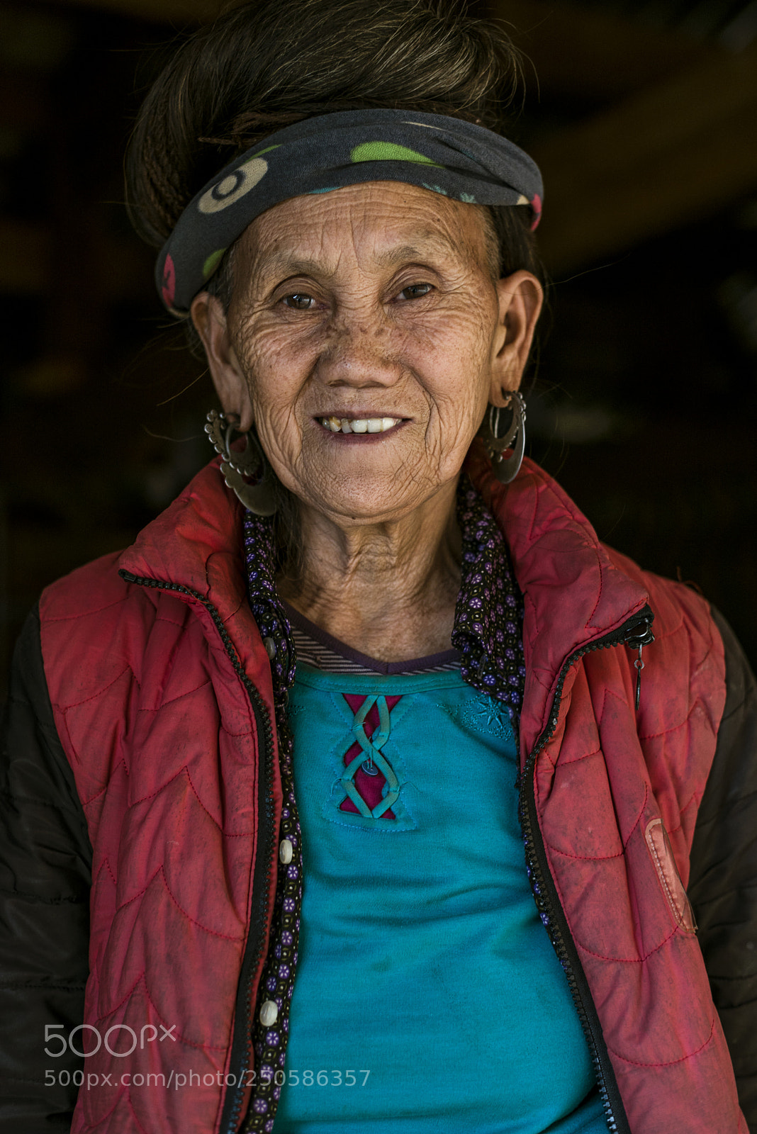 Nikon D610 sample photo. A hmong woman photography
