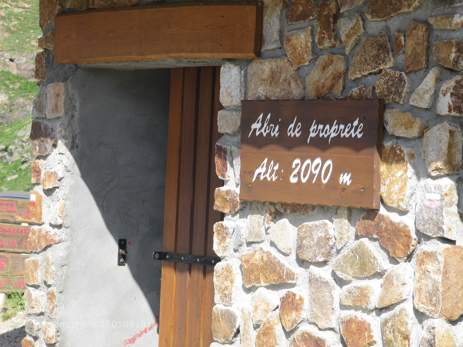 Canon PowerShot SX200 IS sample photo. Huez () photography