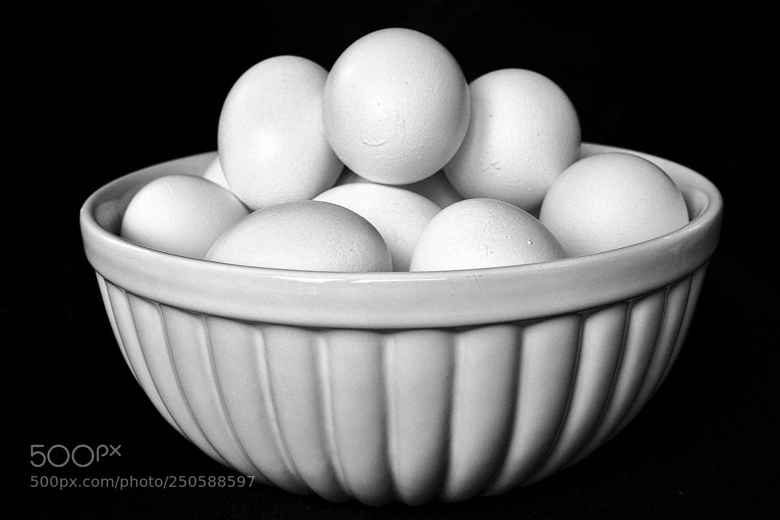Olympus OM-D E-M5 II sample photo. Bowl of eggs photography