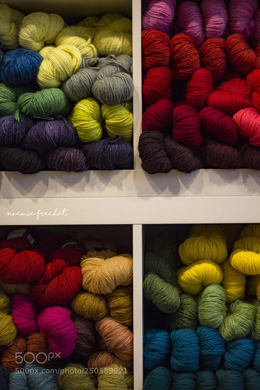 Canon EOS 550D (EOS Rebel T2i / EOS Kiss X4) sample photo. Colorful wool photography
