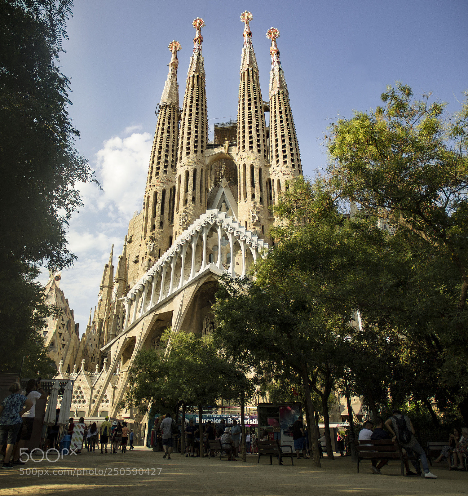 Canon EOS 600D (Rebel EOS T3i / EOS Kiss X5) sample photo. Barcelona sagrada familia photography