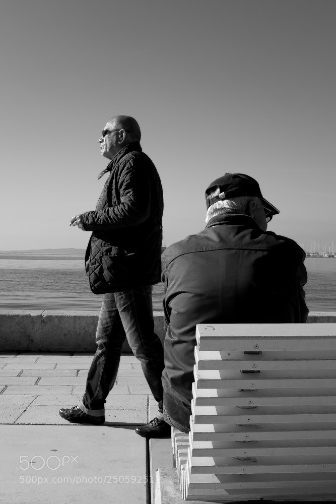 Fujifilm X100F sample photo. Strangers by day photography